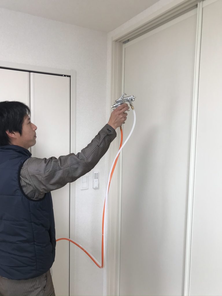 光触媒エコクリーン吹き付け・室内ドア