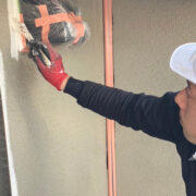 飯塚市 外壁中塗りと屋根ヒビ割れ補修