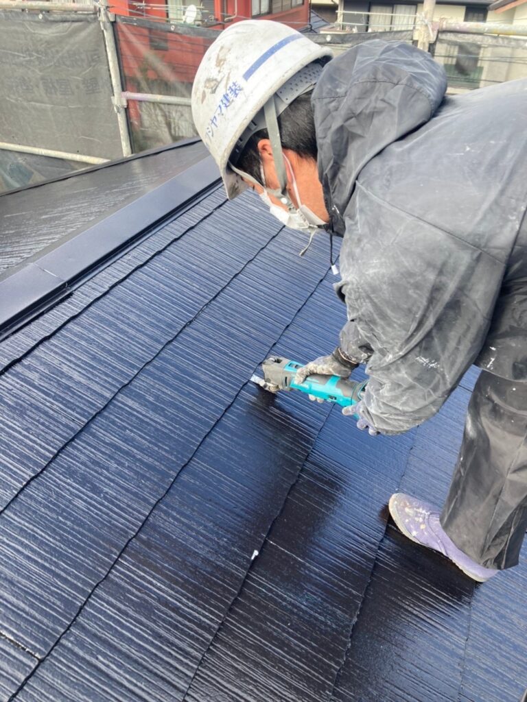 福岡県筑紫野市 屋根塗装 縁切り 写真1