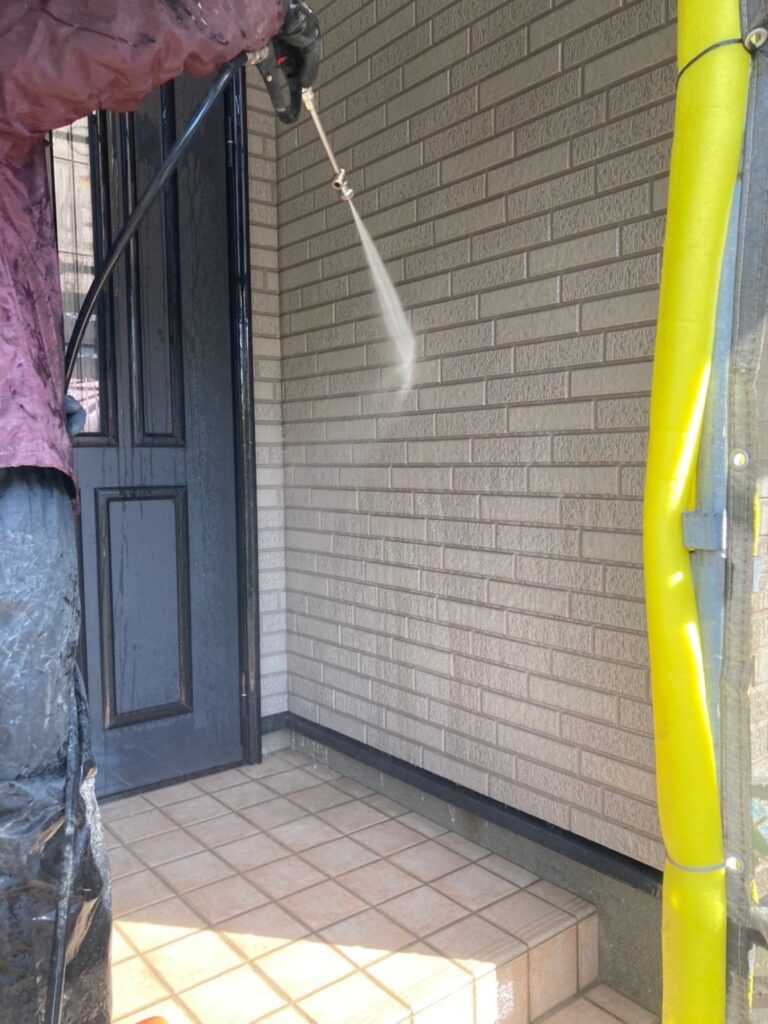 福岡県久留米市 高圧洗浄 玄関外壁 写真12