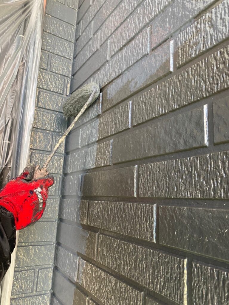 福岡県久留米市 外壁塗装 上塗り作業 写真10