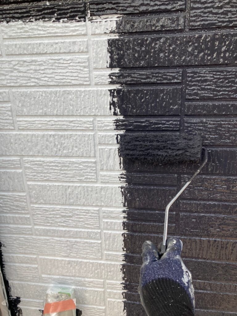 福岡県糟屋郡 外壁塗装 2階・中塗り作業 写真3