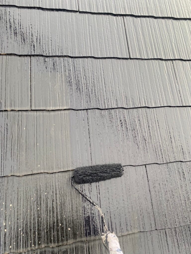 福岡県糟屋郡 屋根塗装 中塗り作業 写真15