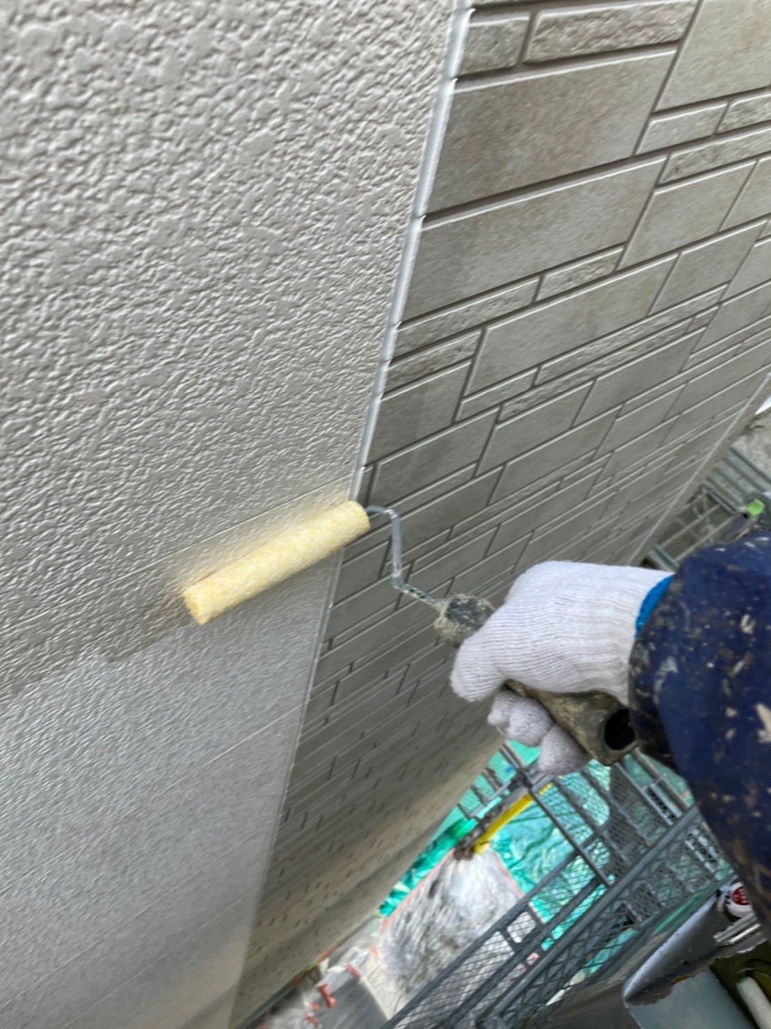 福岡県春日市 外壁塗装 下塗り作業 写真9