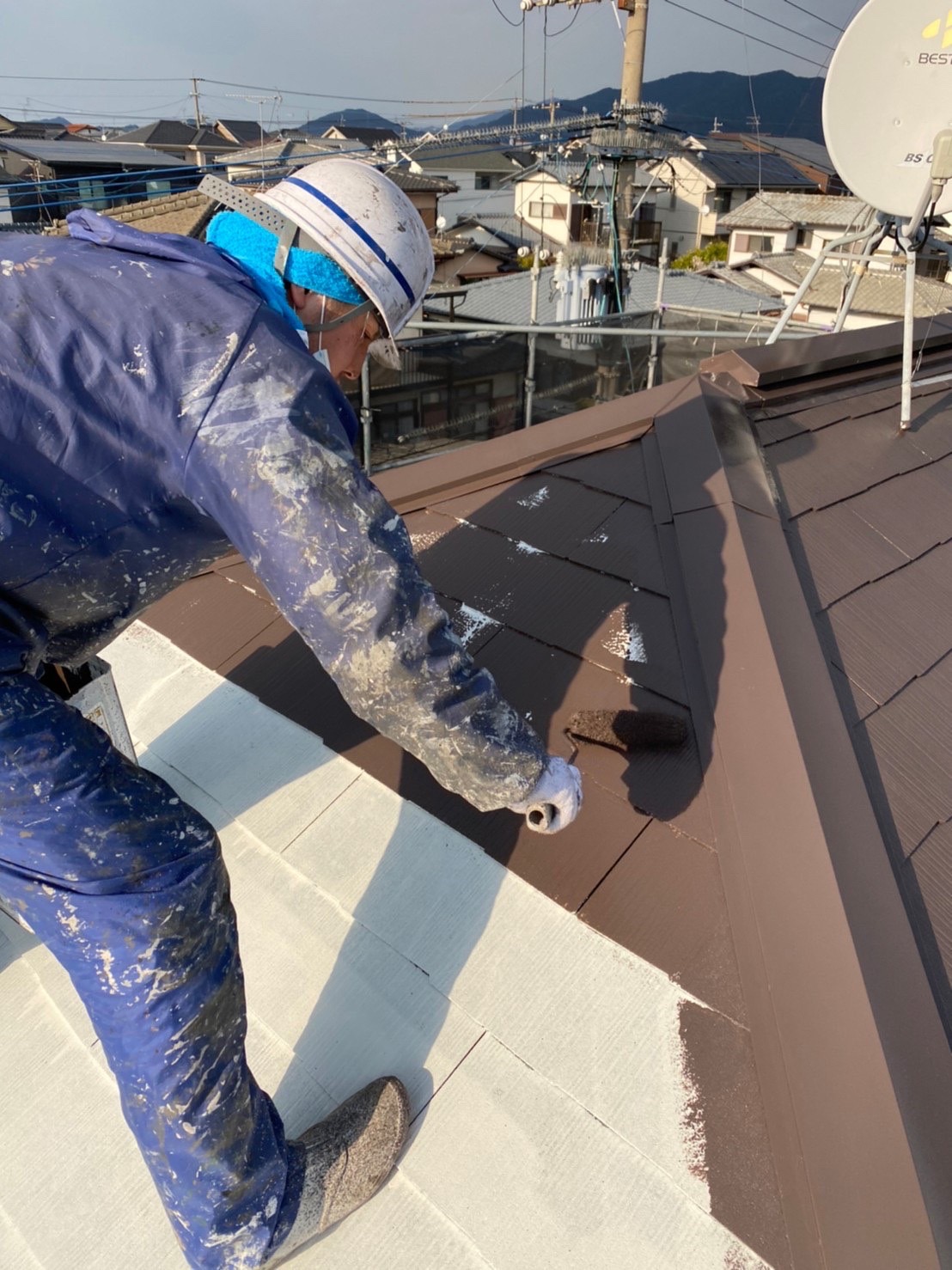 福岡県大野城市 屋根塗装 中塗り作業 写真8