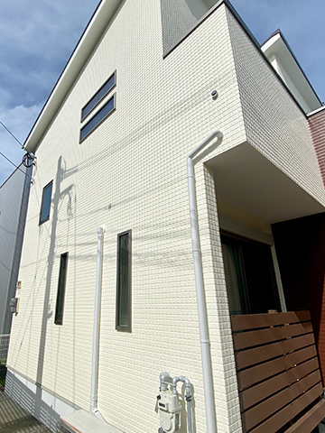 福岡県春日市 A様邸 外壁塗装・屋根塗装・光触媒コーティング 写真2：フジヤマ建装の施工事例