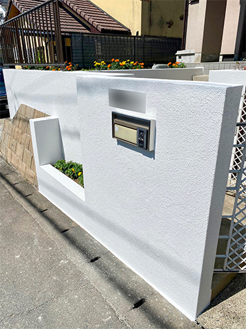 福岡県大野城市 S様邸 外構 塀塗装・光触媒コーティング 写真1：フジヤマ建装の施工事例