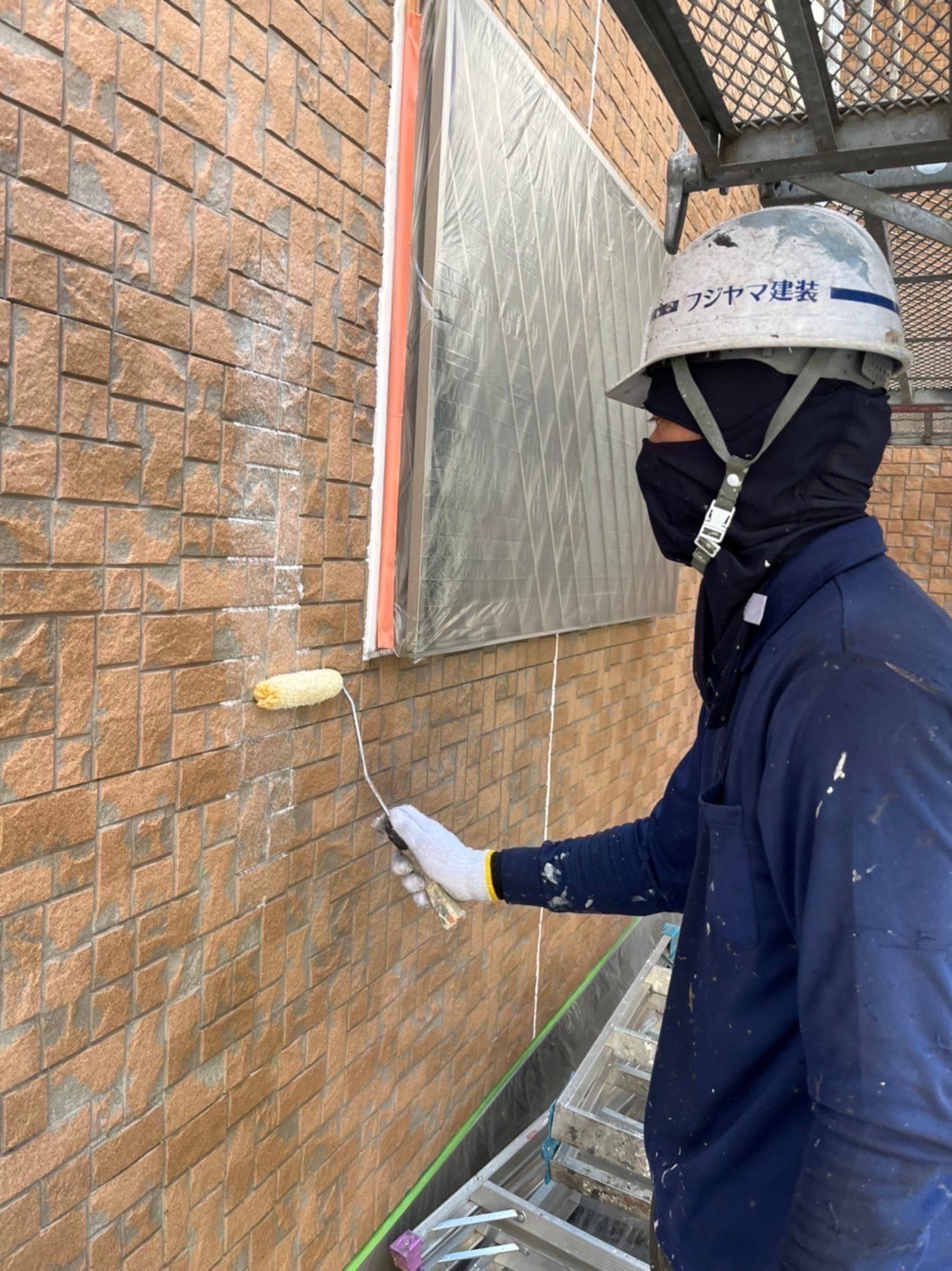 福岡県福岡市中央区 アパート改修工事 外壁下塗り 写真5