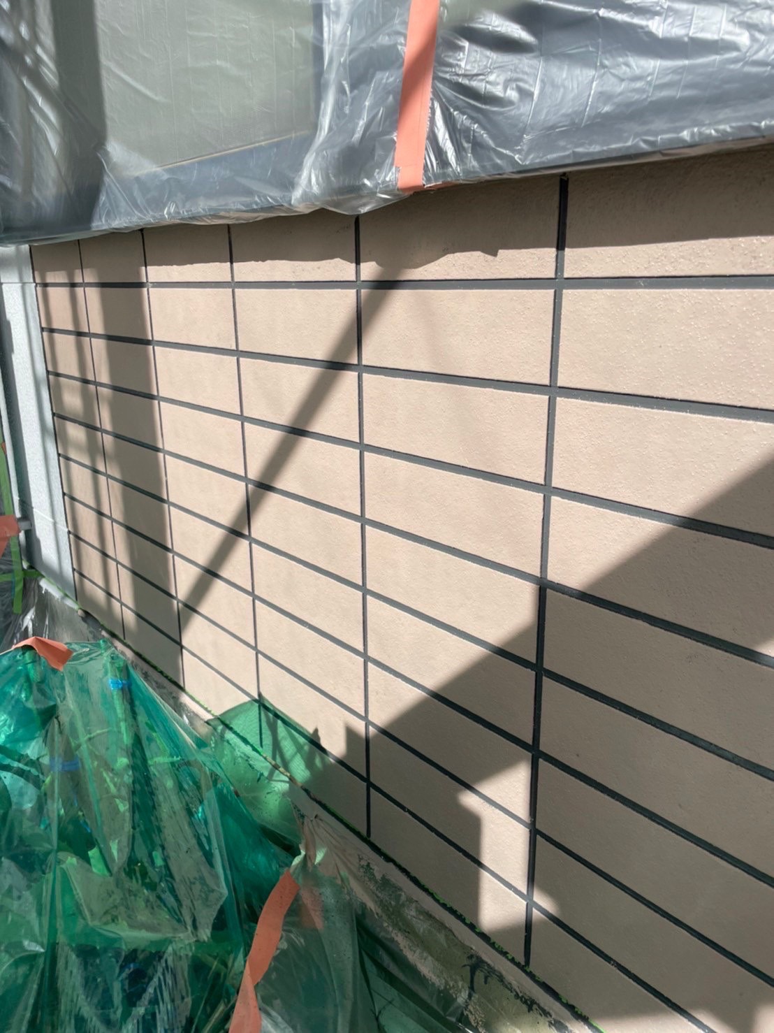 福岡県福岡市中央区 M様邸 外壁ダブルトーン面 上塗り１回目完了 写真10