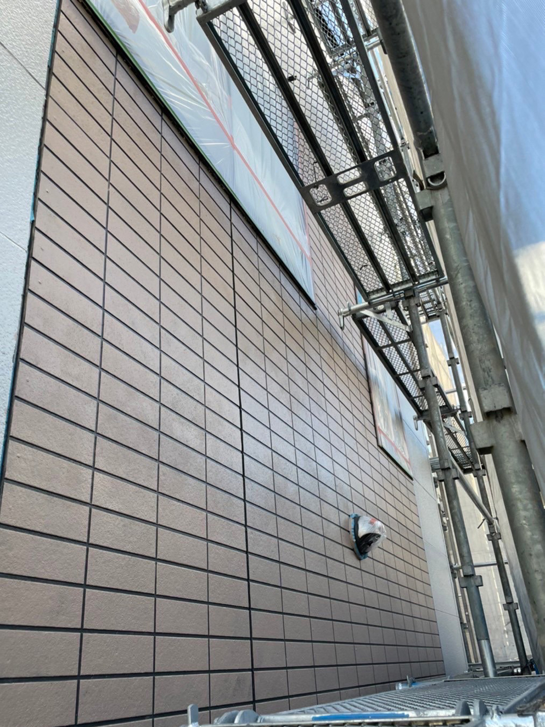 福岡県福岡市中央区 M様邸 外壁ダブルトーン面 上塗り１回目完了 写真11