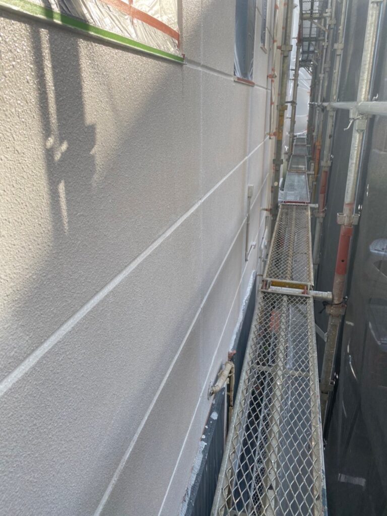 福岡県福岡市東区 テナントビル 外壁下塗り完了 写真9