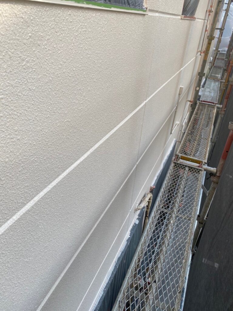 福岡県福岡市東区 テナントビル 外壁中塗り完了 写真11