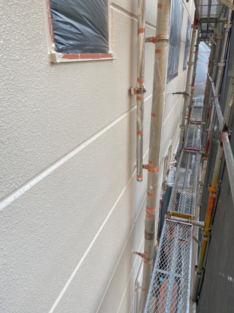 福岡県福岡市東区 テナントビル 外壁中塗り完了 写真13