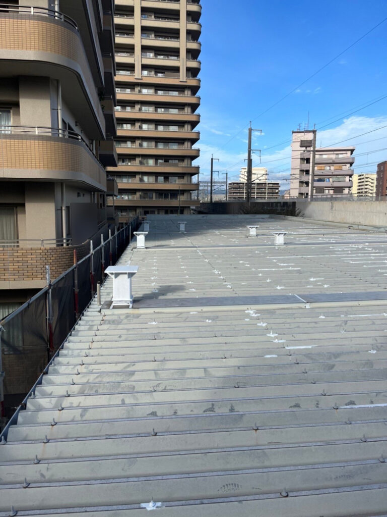 福岡県福岡市東区 テナントビル【屋根塗装・下地処理完了 写真8