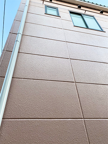 福岡県福岡市博多区 テナントビル 外壁塗装・屋根塗装・コーキング改修工事 写真2：フジヤマ建装の施工事例
