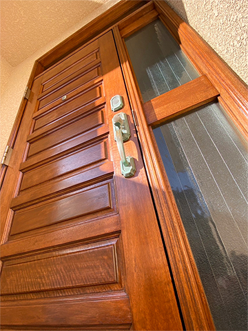 福岡県福岡市西区 M様邸 木製玄関ドア塗装 写真3：フジヤマ建装の施工事例