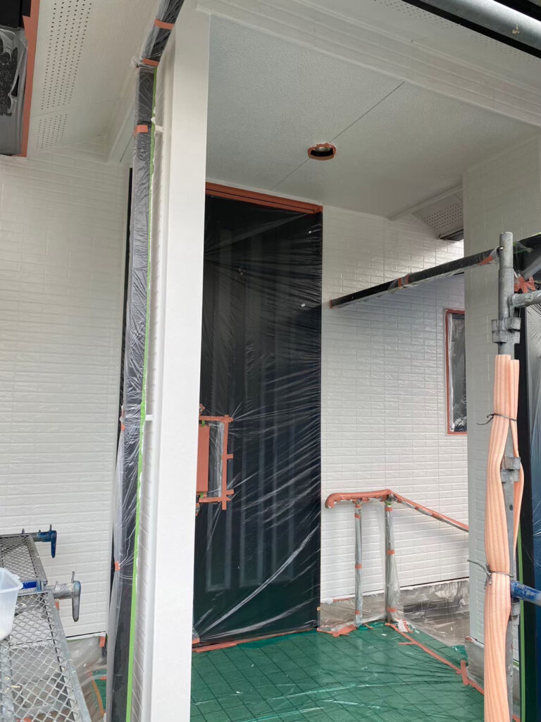 福岡県宗像市 S様邸 住宅塗装【1階外壁の中塗り完了】写真9